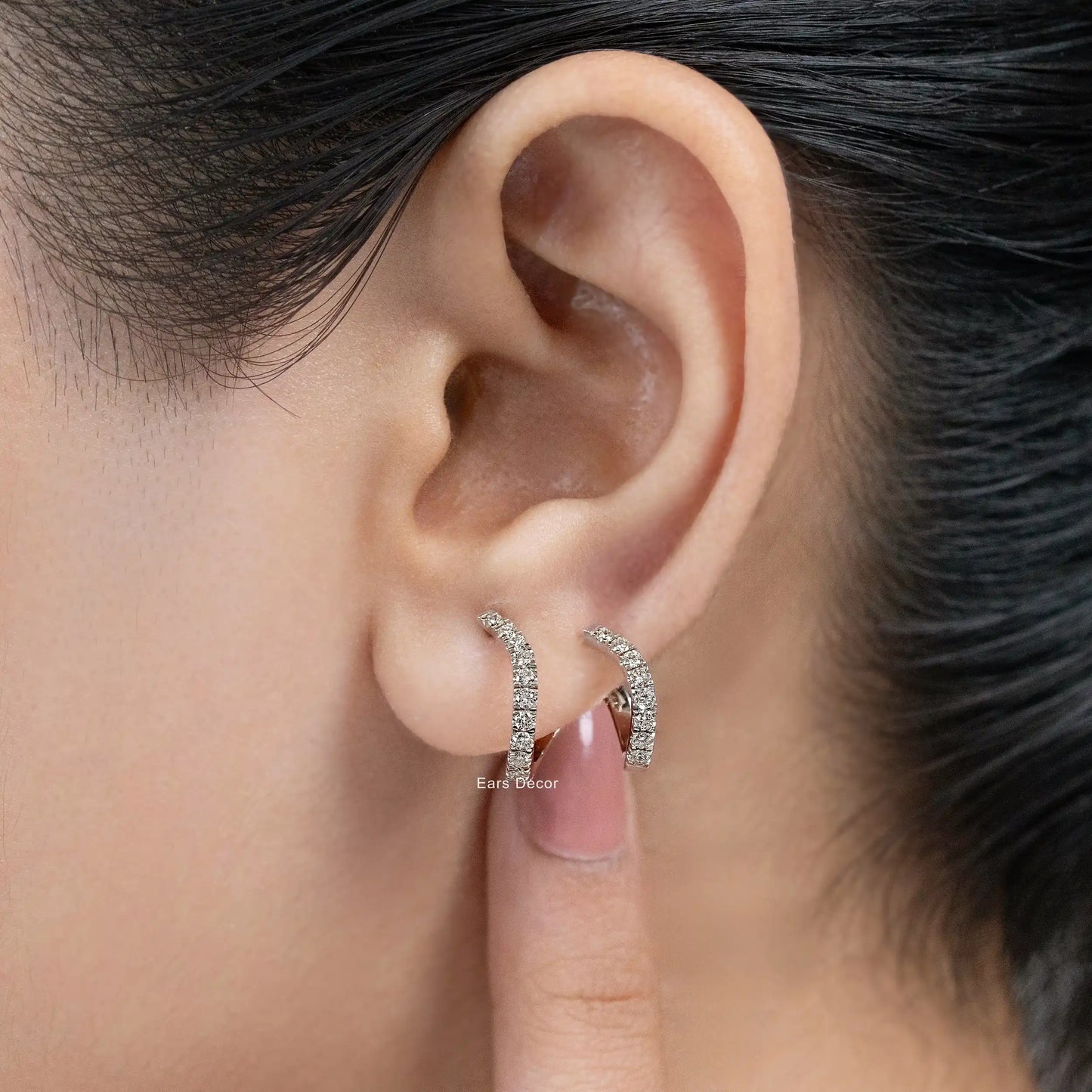 Round Diamond Double Twist Hoop Earring