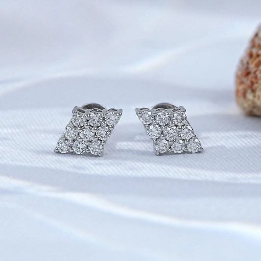 Natural Round Diamond Dainty Stud Earrings
