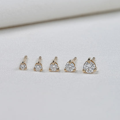 Natural Round Diamond Stud Earrings