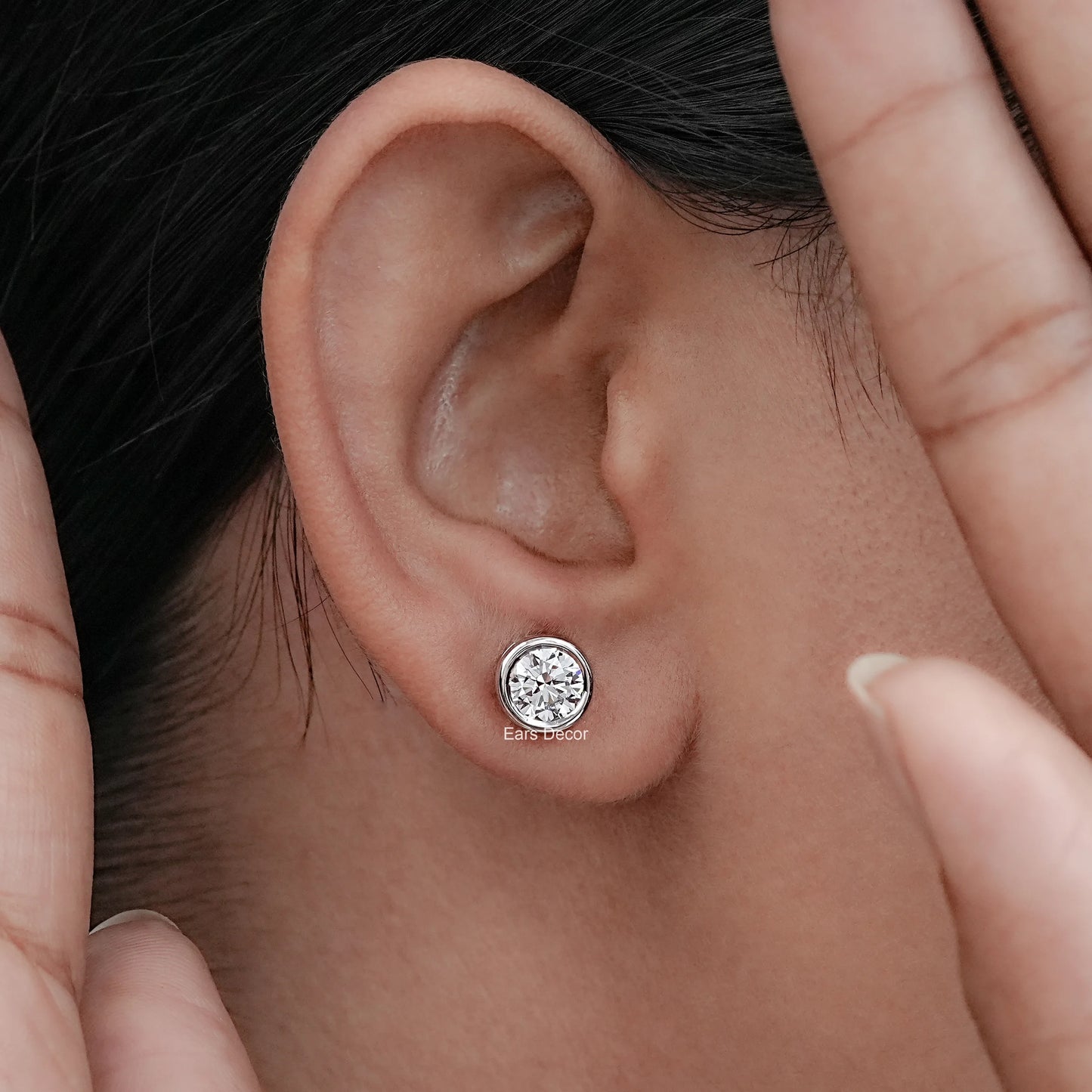 Lab Diamond Round Cut Bezel Set Solitaire Stud