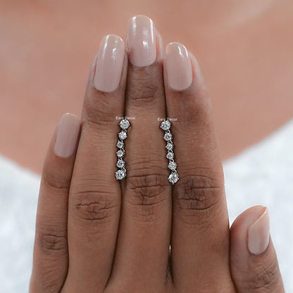 Graduted Round Natural Diamond Drop Dangle Earring