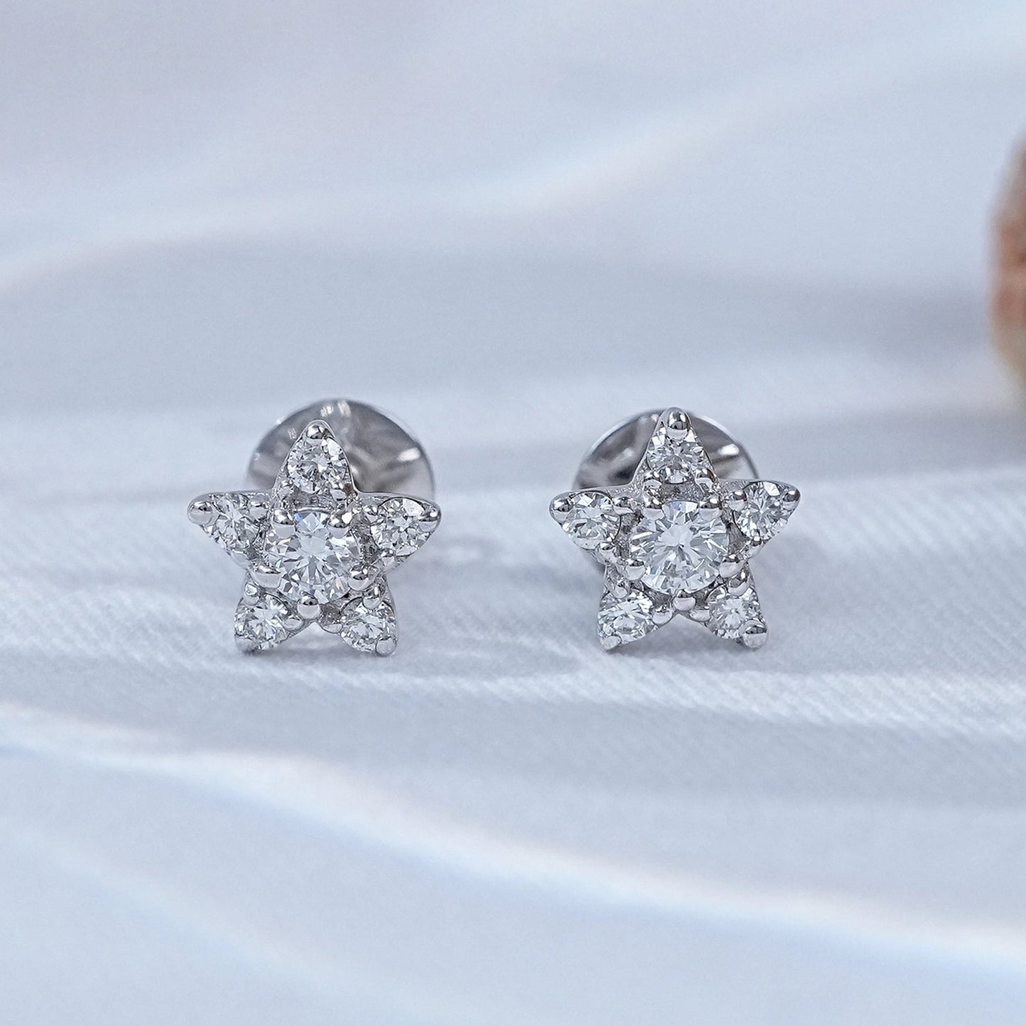 Round Cut Lab Grown Diamon Dainty Stud