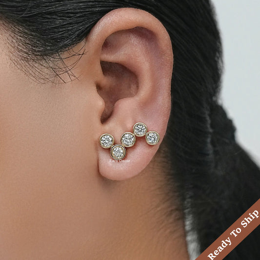 Round Cut Zig Zag Diamond Stud Earring